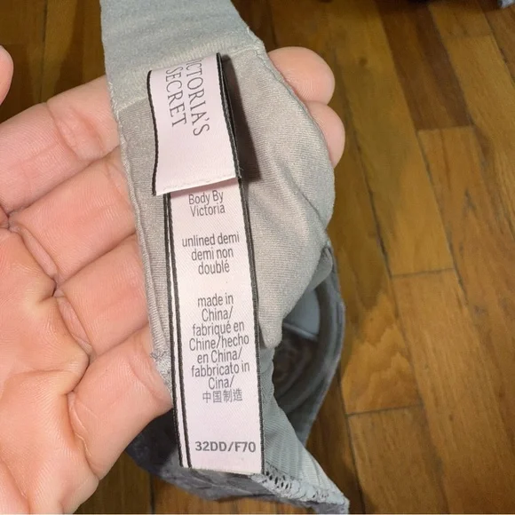 VICTORIAS SECRET Unlined Demi Bra Lace Grey 32DD - Picture 3 of 3